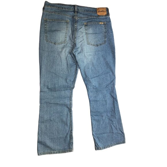 Levi Strauss Jeans Bootcut Spandex Stretch Light Blue Denim Womens 16 Short - Picture 1 of 11